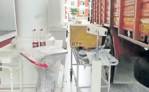 Chandrababu Govt Removal of all modern equipment in four teaching hospitals