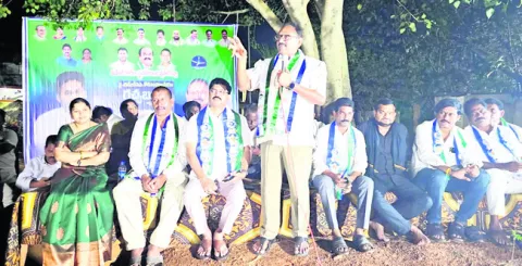 పేదలకు వైద్య విద్యను దూరం చేసే కుట్ర 