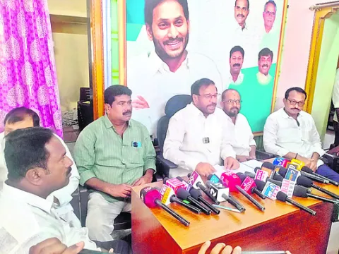 ఆదీ.. నీ స్థాయి ఏంటో తెలుసుకో ! 