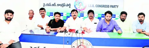 ప్రైవేటీకరణను ప్రజలు వ్యతిరేకిస్తున్నారు 