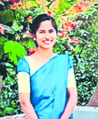 బీఎస్సీ నర్సింగ్‌ విద్యార్థిని ఆత్మహత్యాయత్నం 