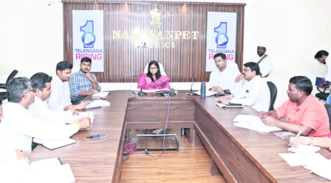 ఇళ్ల నిర్మాణాల్లో నిర్లక్ష్యం వహిస్తే చర్యలు 