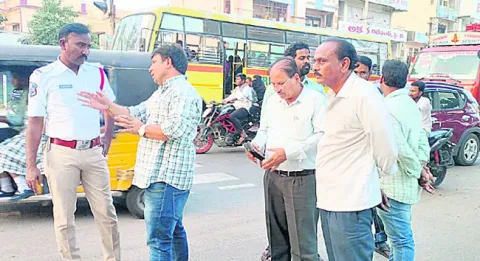 రోడ్‌సేఫ్టీ కోసం స్థల పరిశీలన