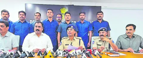 డ్రగ్స్‌, గంజాయి దందా.. ఆరుగురి అరెస్ట్‌ 