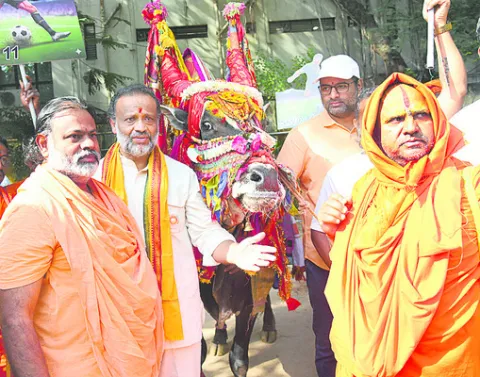 గోమాతకు ఓటేస్తే.. గోవిందుడికి వేసినట్లే.. 