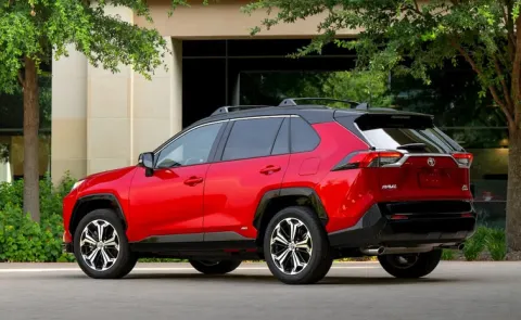 Toyota Recalls Over 10 Lakh Vehicles Know The Details