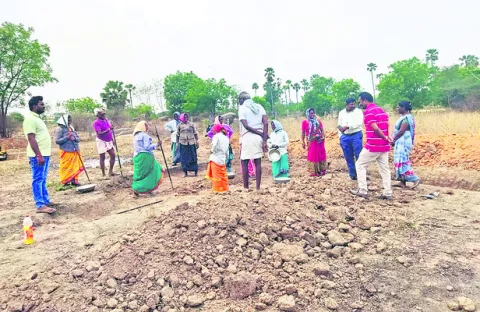 ఉపాధికి ప్రణాళికలు