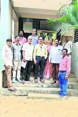 పాఠశాలల్లో సదుపాయాల పరిశీలన 