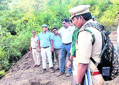 త్వరితగతిన పనులు  పూర్తి చేయాలి
