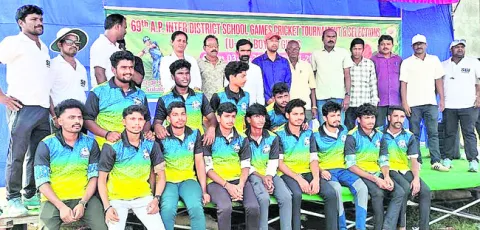 విజేతలై  తిరిగి రావాలి 