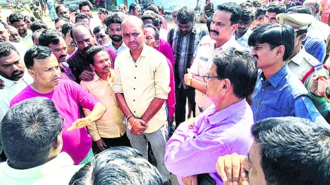 రాజాపూర్‌ను స్వాధీనం చేసుకోండి 
