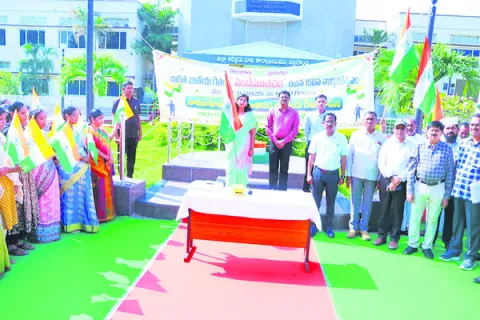 వందేమాతరం ఆలాపన
