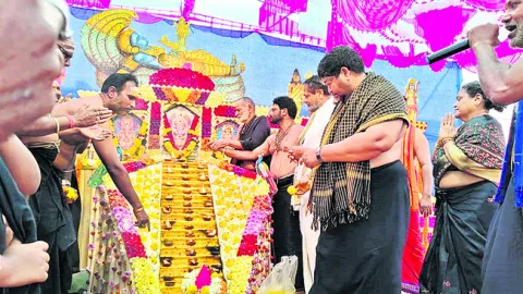ఘనంగా అయ్యప్పస్వామి అంబలం పూజ 