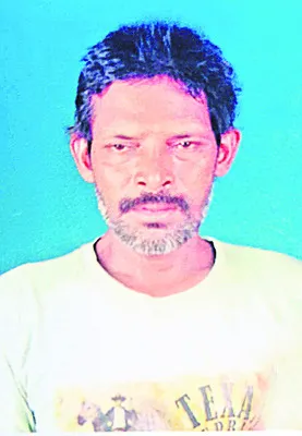 కొబ్బరి చెట్టుపై నుంచి పడి వ్యక్తి మృతి 