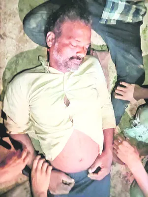 ఉరేసుకుని వాచ్‌మేన్‌ మృతి 