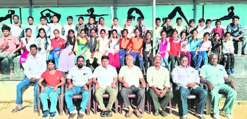 రాష్ట్రస్థాయి యోగాసన పోటీల్లో ప్రతిభ చాటాలి 