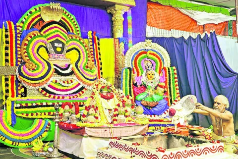 శ్రీవారి దర్శనానికి 18 గంటలు 