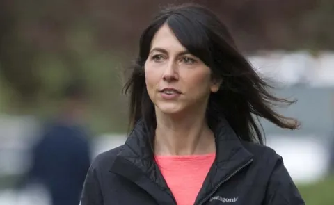 Jeff Bezos Ex Wife MacKenzie Scott Donated 19 Billion Dollars