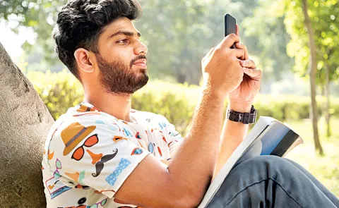 Teenagers in the digital trap