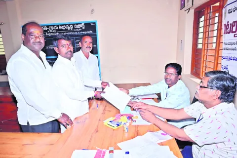 సర్పంచ్‌లకు 110.. వార్డు సభ్యులకు 166 