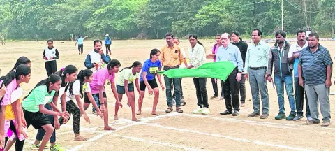 హోరాహోరీగా అథ్లెటిక్స్‌ పోటీలు