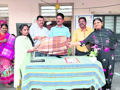 ఇష్టపడి చదివితేనే విజయం