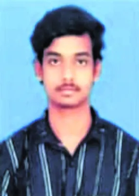 రోడ్డు ప్రమాదంలో  యువకుడి దుర్మరణం