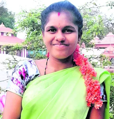 మిద్దె పైనుంచి పడి గర్భిణి మృతి