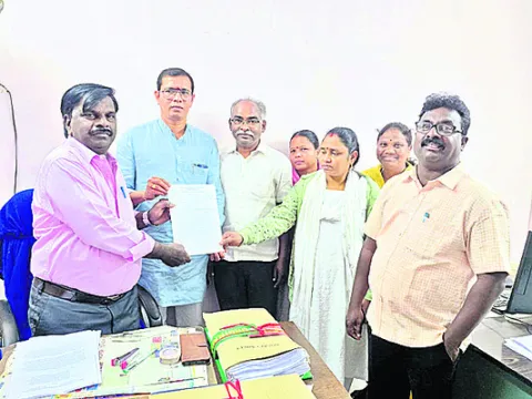 అక్రమాలపై సమగ్ర విచారణ చేపట్టాలి 