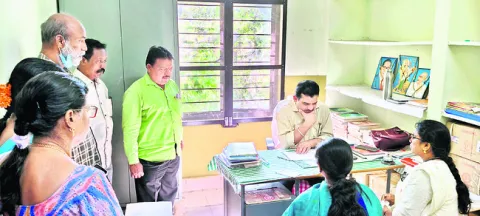 వైద్యశిబిరాలు ఏర్పాటు చేయండి