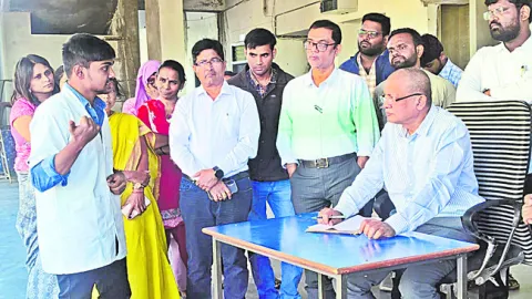 వైద్య విద్యార్థుల ధర్నా విరమణ