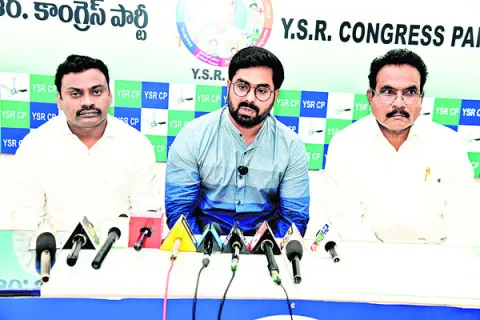 కేంద్రమంత్రి రామ్మోహన్‌ నాయుడు రాజీమానా చేయాలి