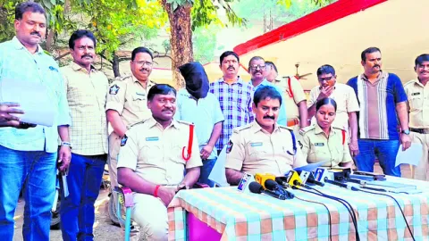 ● అంతర్‌జిల్లా బైకుల దొంగ అరెస్టు ● సీసీ ఫుటేజీ ద్వారా 