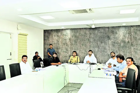 పోలింగ్‌కు పకడ్బందీ ఏర్పాట్లు చేయాలి 