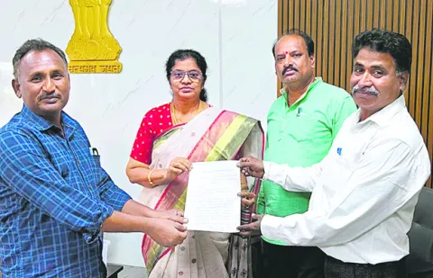 కనీస సదుపాయాలు కల్పించండి