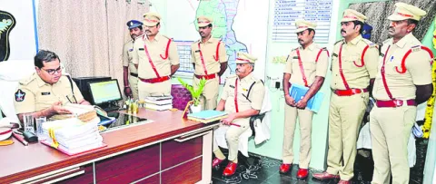 సెటిల్మెంట్లకు దూరంగా ఉండాలి