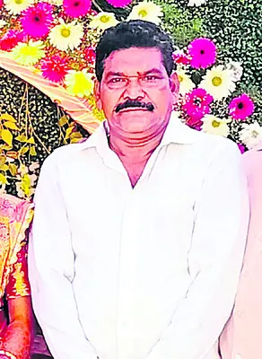 ఖర్చు చెప్పడం లేదు 
