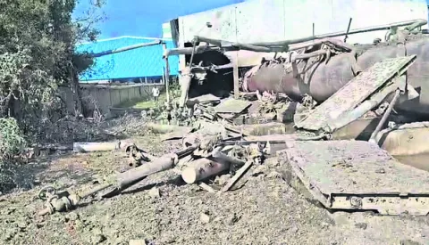 సిమెంటు ఇటుకల ఫ్యాక్టరీలో పేలుడు