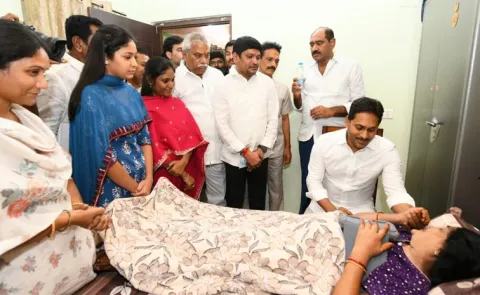 YS Jagan Console Jamala Poornamma Vijayawada   