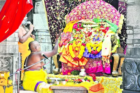 యాదగిరి క్షేత్రంలో సంప్రదాయ పూజలు