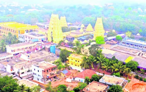 శ్రీవారి దేవస్థానం ఈఓ పోస్టుకు పైరవీలు 