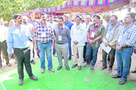 పారదర్శకంగా ఎన్నికలు నిర్వహించాలి
