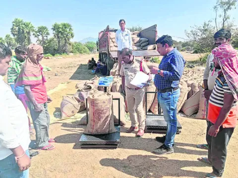 పోలింగ్‌ రోజు సెలవు 