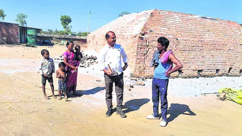 కూలీలకు వసతులు కల్పించాలి