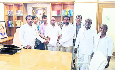 వీడీసీపై చర్యలు తీసుకోవాలి
