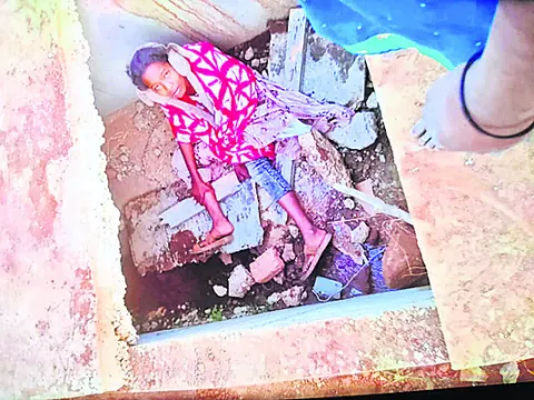 హైవే పనుల్లో నిర్లక్ష్యం.. బాలికకు గాయాలు