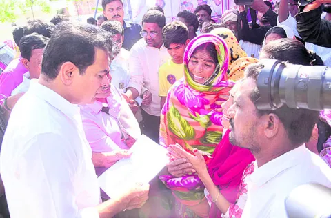 ప్రమాద బీమా.. ఆరోగ్య ధీమా