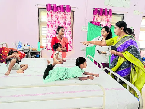 ఎన్‌ఆర్‌సీని తనిఖీచేసిన  ఎన్టీఆర్‌ డీఎంహెచ్‌ఓ 