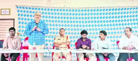 ●ఎన్నికల నియమావళి పాటించాలి