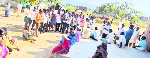 డబ్బులు ఇచ్చినోళ్లకే ఓటేస్తాం.. 
